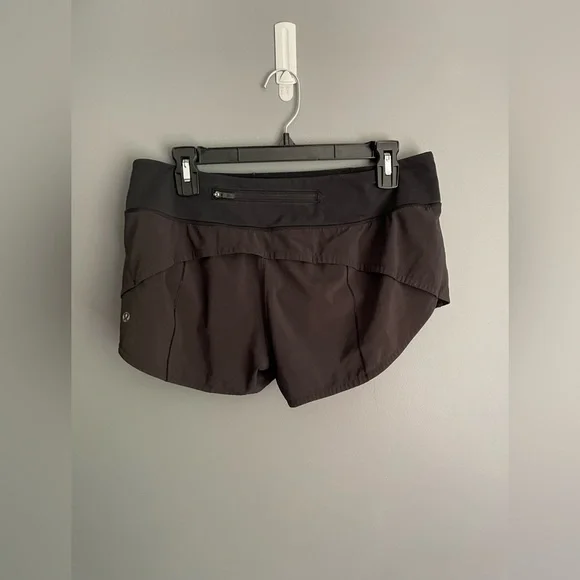 Lululemon Speed Up Low-Rise Lined Shorts Size 8 - Picture 3 of 6